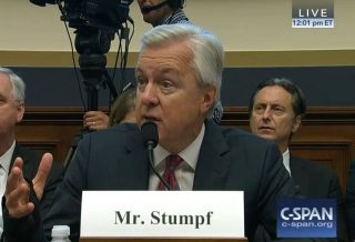 stumpf-hearing-closeup