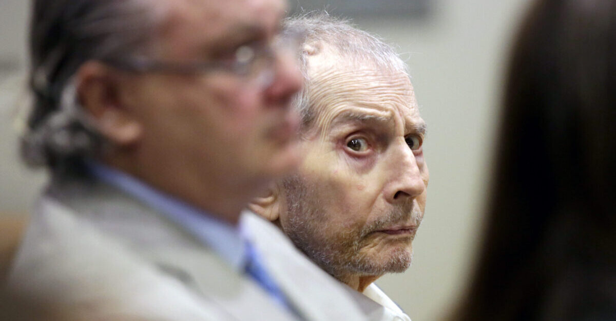 LOS ANGELES, CA - MARCH 10: Real estate heir Robert Durst, center, sits with his co-defense attorney David Chesnoff during his murder trial on March 10, 2020 in Los Angeles, California. Millionaire Robert Durst is accused of murdering his friend and long-time confidante Susan Berman in 2000. Prosecutors have built their case around evidence from the HBO documentary "The Jinx.” which helped lead to Durst's arrest.